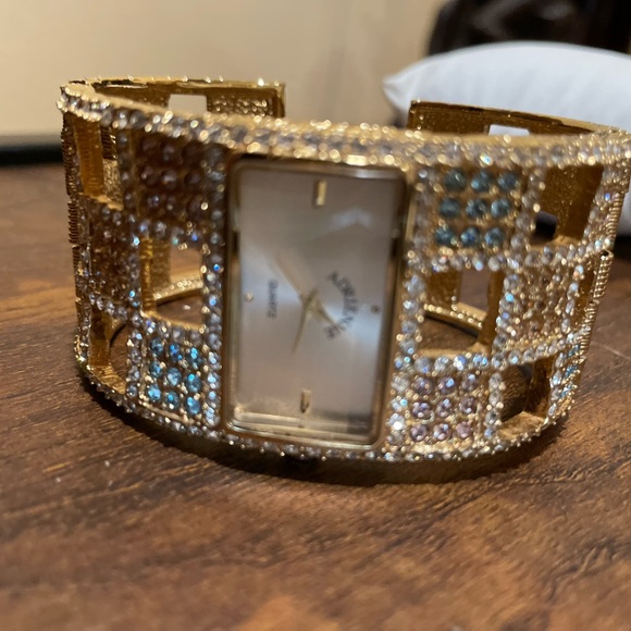 Women watches - Picture 9 of 11